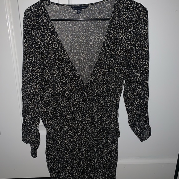American eagle printed romper. - Picture 2 of 2